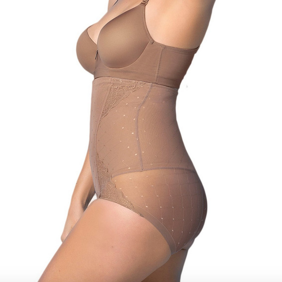 New Leonisa High-Waist Sculpting Panty - Picture 2 of 6